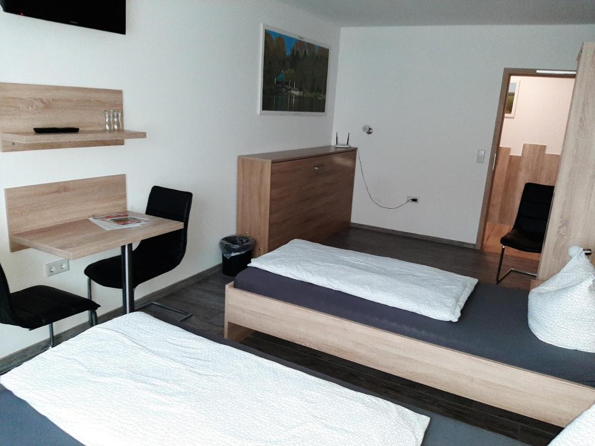 Haus Roseneck-Pension Am Stadtrand Borchen ภายนอก รูปภาพ